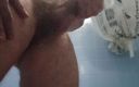 Amateur mann: Волосатый мужик дрочит большой хуй в любительском видео