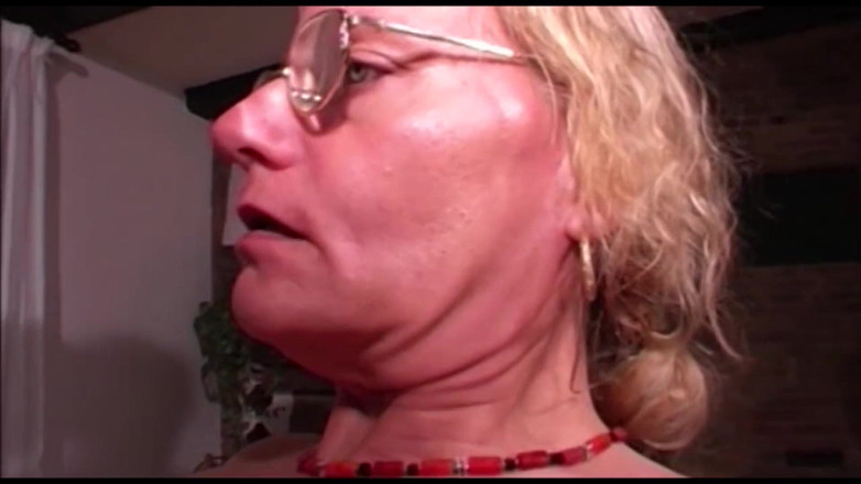 Deutschland porn: Visits to the Senior Center