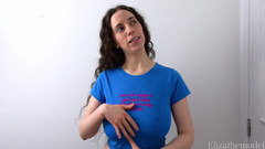 ElizaTheModel: Prova la sfida al limite della maglietta