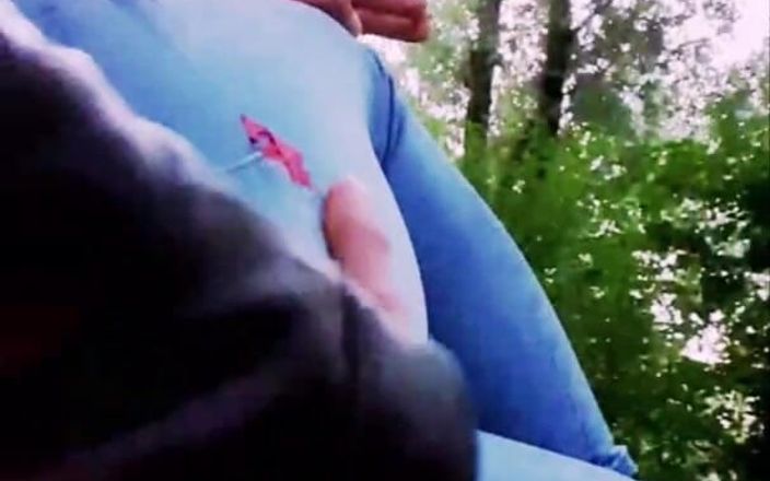 Slutboyben: Порнозвезда-эксгибиционистка на улице