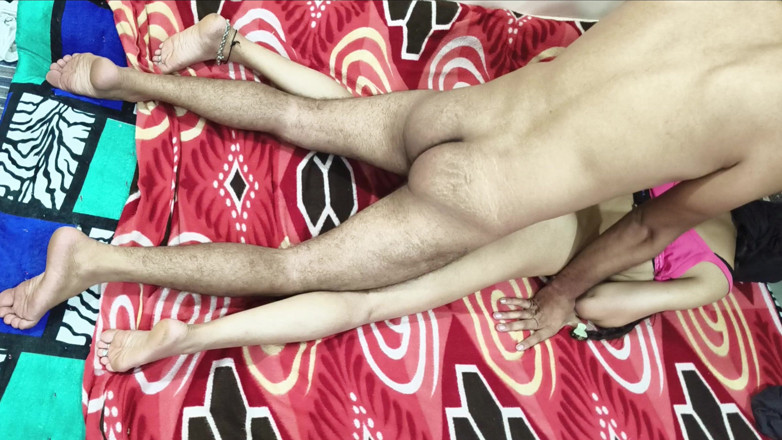 yongboy1: Hintli porno çift ilk kez amcığını domaltarak sert sikiyor