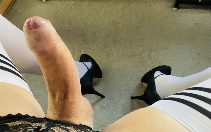 Jenna Jerkin: Jenna si hraje se svým tvrdým ptákem