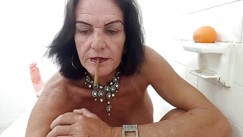 Lizzy Yum: Lizzy Yum Ogos 2024 Dilate dan Melancap #16 (2) Buah dada kelentit mandi...