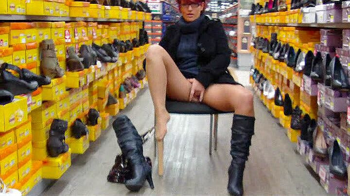 Popp Sylvie: Öffentliche masturbation im schuhgeschäft