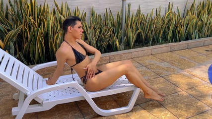 Marine Laveau: Svádím Doma Nathana v bazénu, aby přišel a šukal mě do...