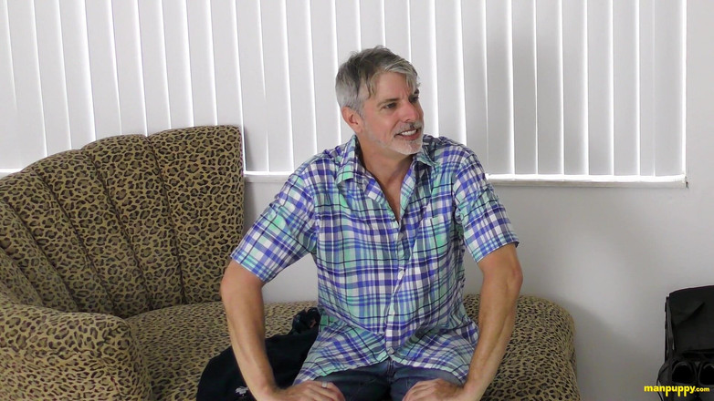 Man Puppy: Веджі від вітчима за порушення комендантської години