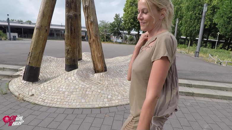 Miley Weasel: Dreist!! Fremder Typ Fickt Mich Public in Den Arsch!!