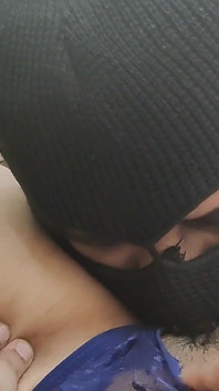 แฟนใช้นิ้วเย็ดสาวมัลลูอินเดียเงี่ยนในถุงเท้า แล้วดูดควย Part-1