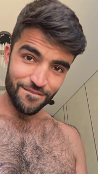 Eu estou transando com esse brinquedo, mas queria que fosse você dentro de mim.