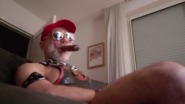 MusclesCigarsFFPig: Cigardad on His Couch