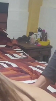 kolej garl ke saath ghar ka bana seks, main use bataata hoon ki main use bina kandom ke usmen daal doonga kyonki mujhe uski gand mahsoos karna pasand hai - bhaag 1