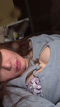 Massive Squirting!! Super Popular Girl Yuzu (25)