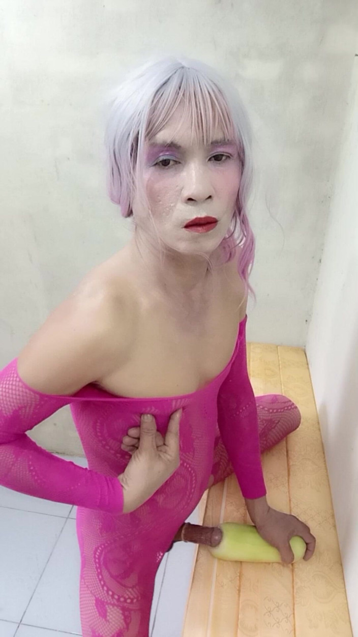 nguyen dang thien tri: Transgender Oanh Le draagt sexy kleren porno spelen met kunstmatige...