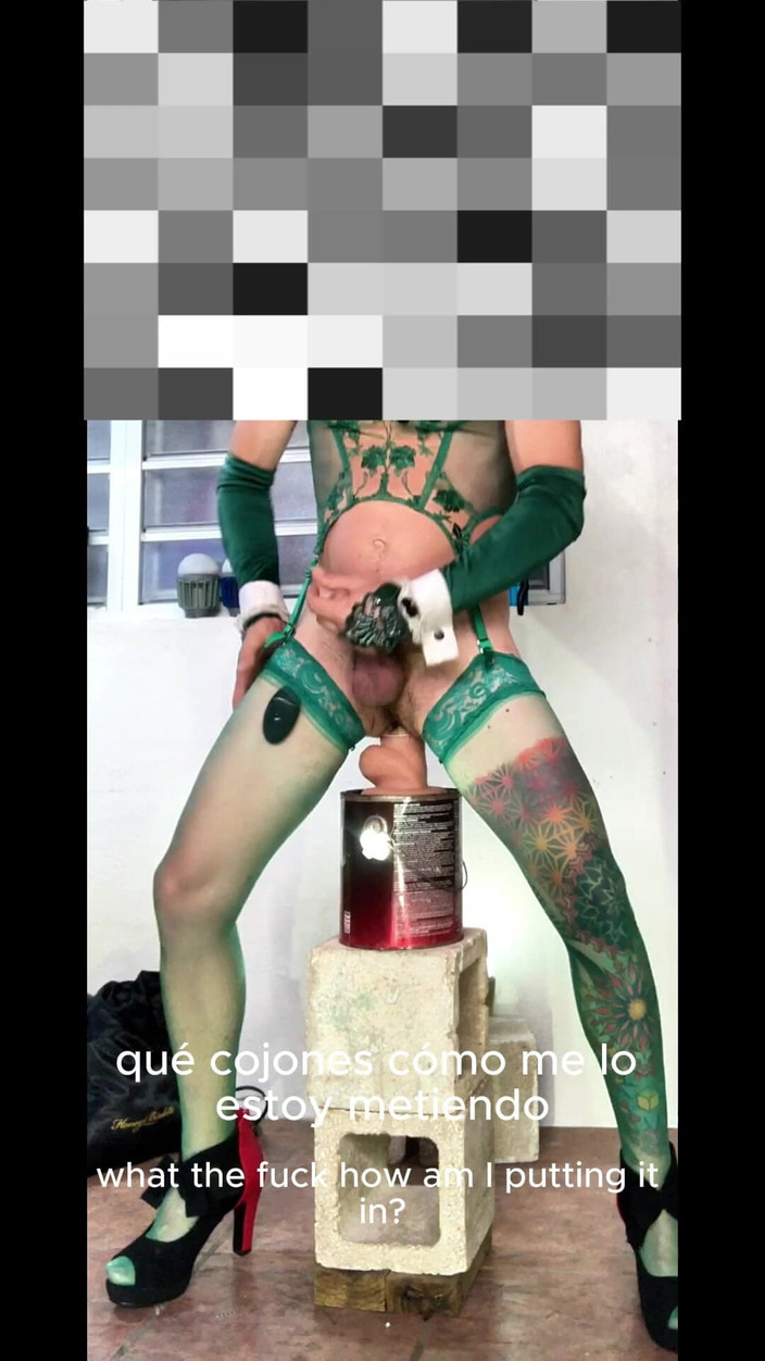 Benito414: Roztomilá zelená punčocha Shemale venkovní exhibice skákací pohled dildo anál