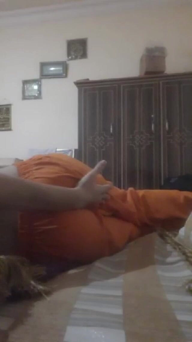 Sapnashah007: Fată Pakistaneză Pathan În Shalwar Portocalie Își Arată Curul