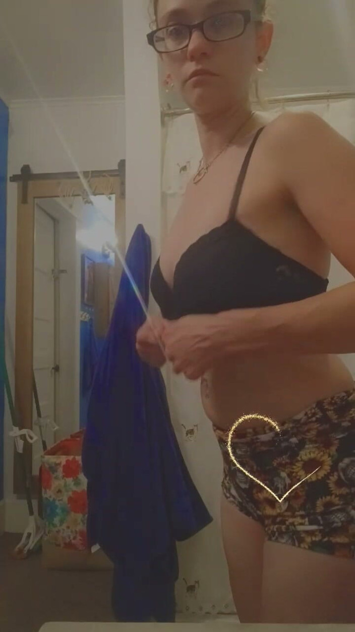 Summrbby: 3 胸罩 3 分钟