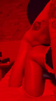 Influencer Debuta a Un Dotado a Pelo, Hasta Que Se Viene Adentro De Ella - Handre POV