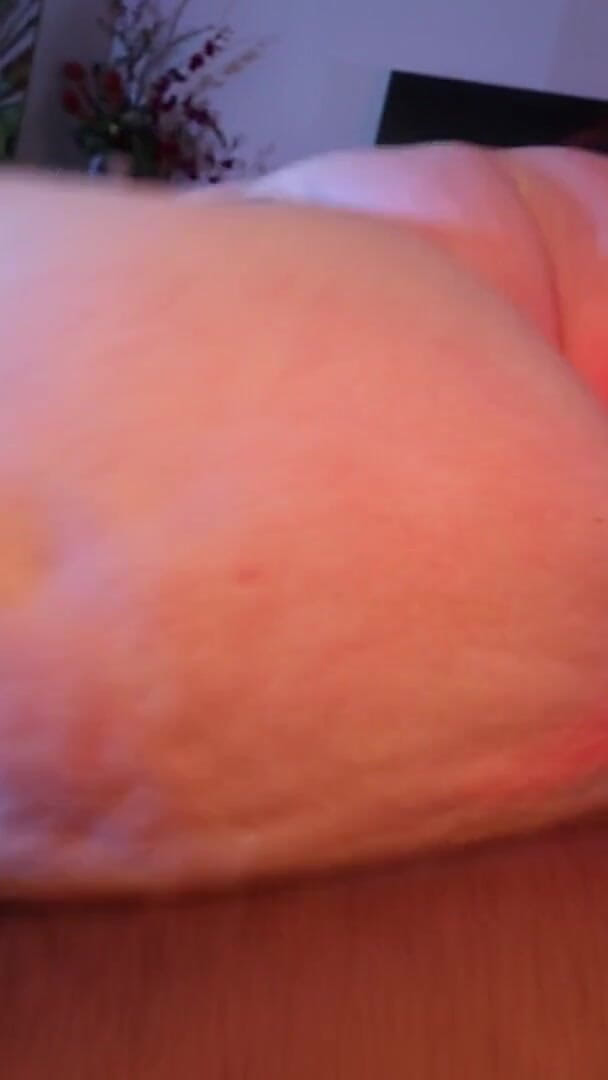 Busty Bexx: จนกว่ากําแพงสีชมพูของกูจะทาสีขาว