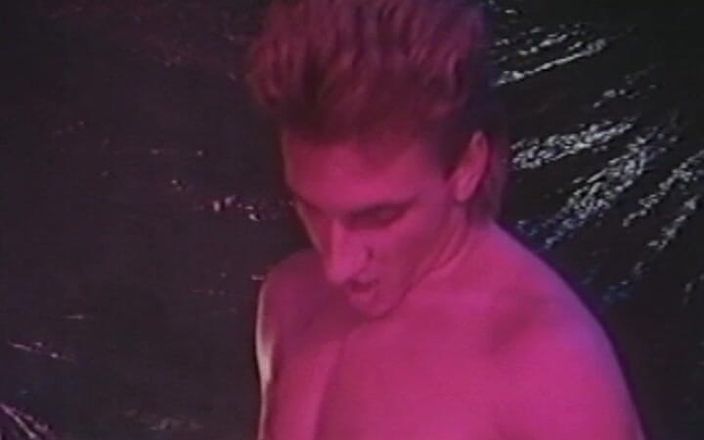 Gay RetroX VHS: 拥抱的热男人 #2