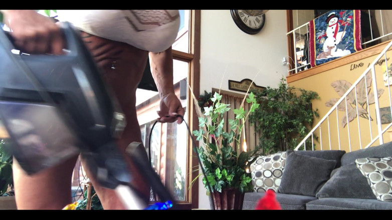 Musclemama4u: Vacuuming Bottomless and Horny Af!!