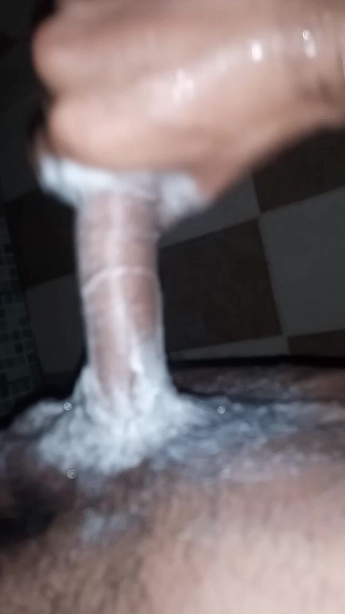 Cute boy jerks off: Boy Masturbates While Listening to Chinese Music in the Bathroom