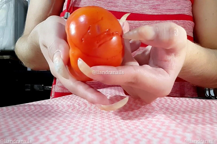 Goddess Li: 토마토 파괴