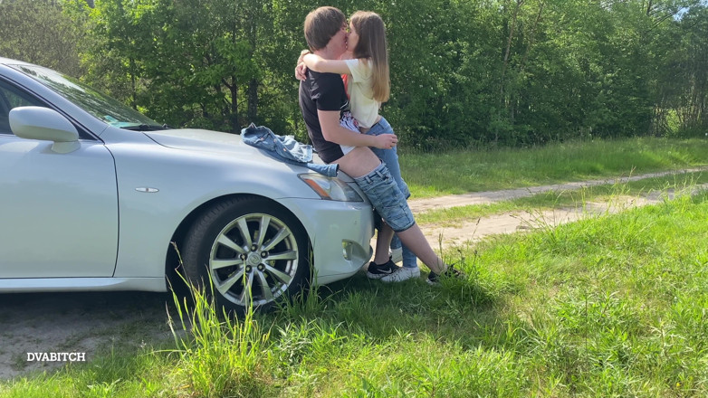 Dvabitch: Amateur teen got fucked outdoors