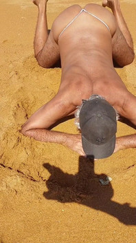 Ladysilva Hot Ass on the Beach, Go Fuck Me