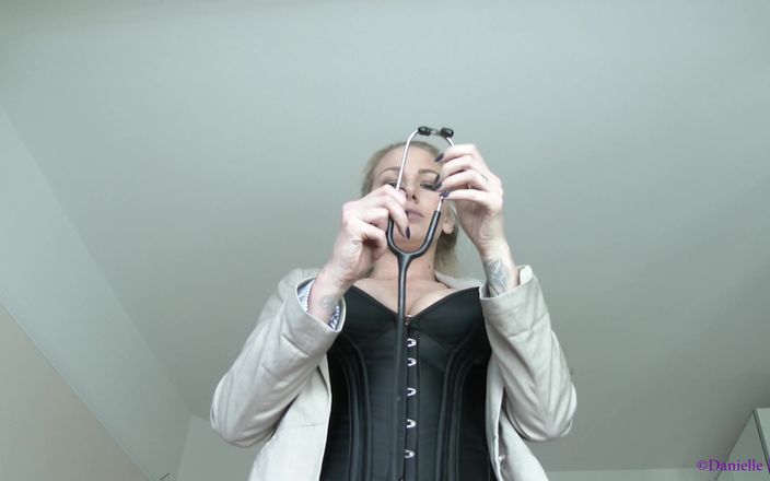 Danielle Maye: Dani hilft dir beim ejakulieren
