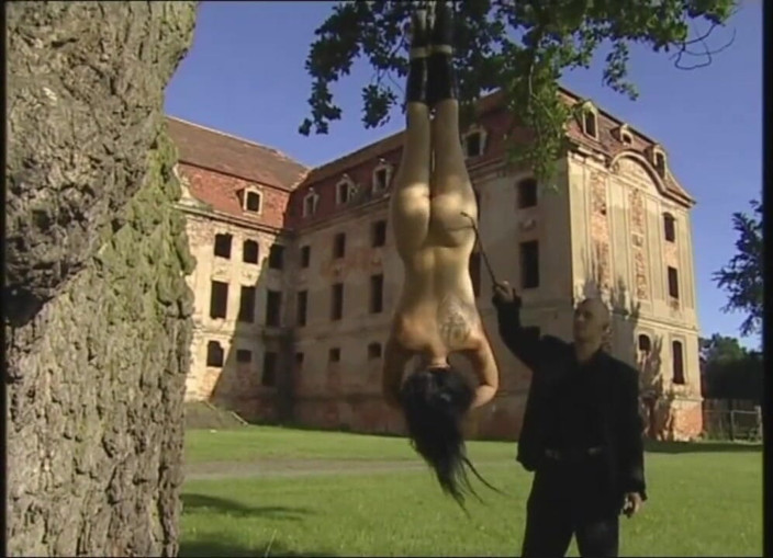 Absolute BDSM films - The original: Ponižující připoutaná vosková kundička
