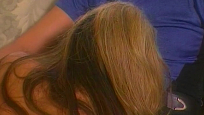 XXXEROTICONLY: Si rambut coklat panas dimanjakan dengan fetish kaki dan menjilat...