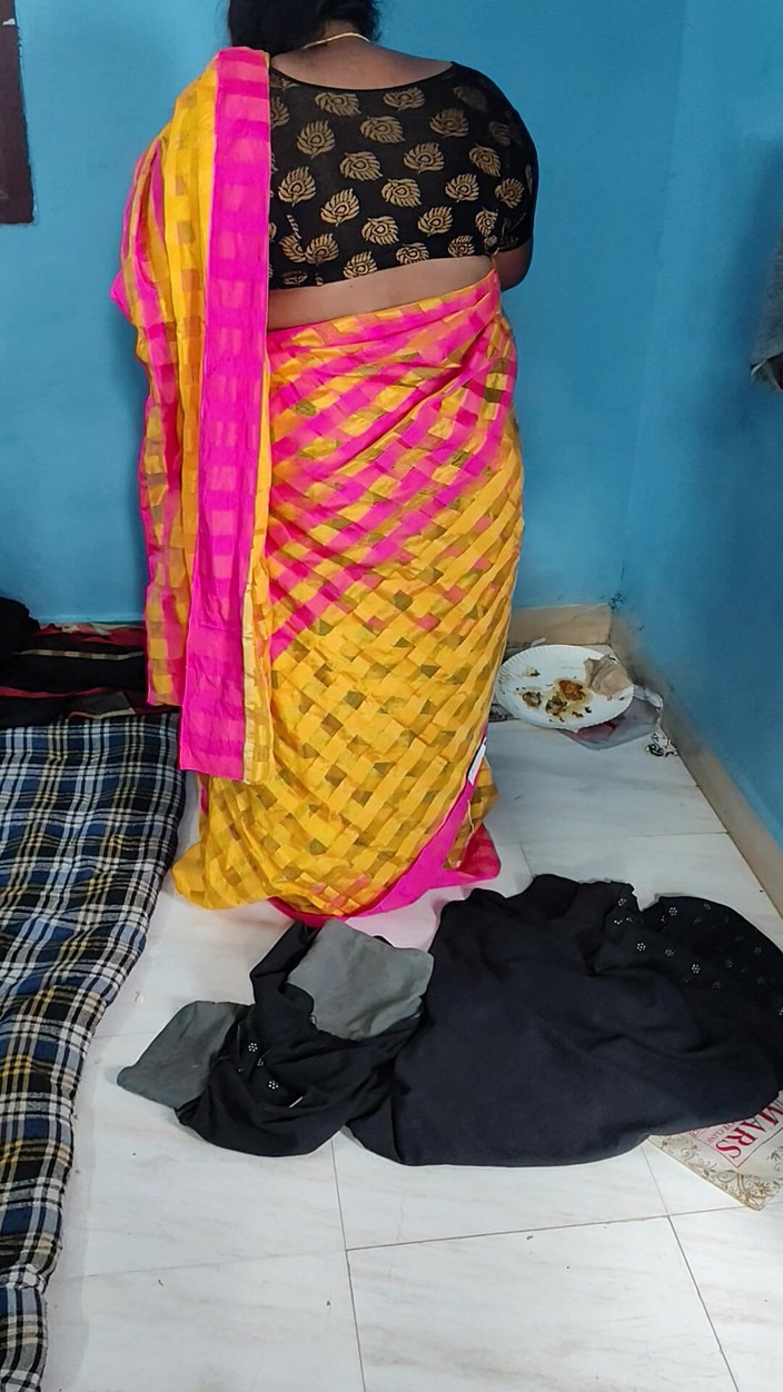 Tamil lesbian: 핫한 대화와 드레스 입고