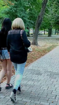 Twee meesteressen. Vóór een wild feestje