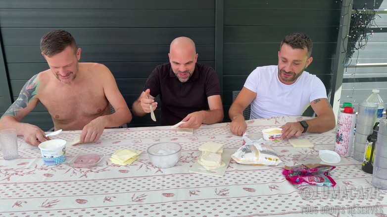 Lumacarie: Jongens koken en meisjes zuigen onder de tafel