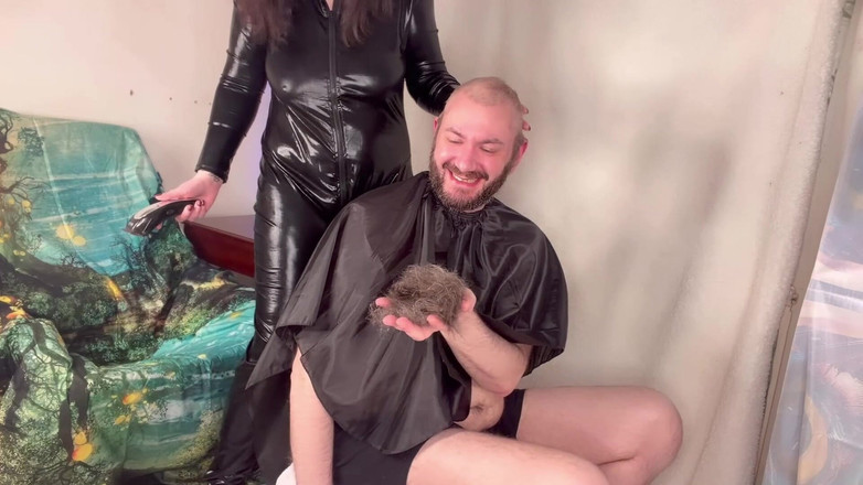 MissFFW: Slečna Ffw holí fb vlasy jako ošukaná