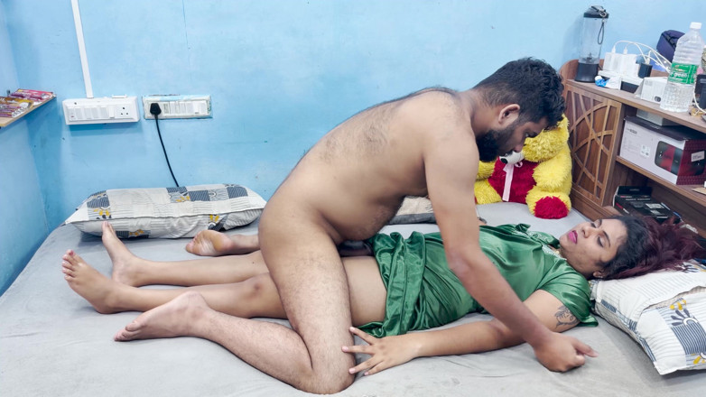 Vaigavarun45: Mallu Girl Body Massage and Hard Fuck in Bedroom While...