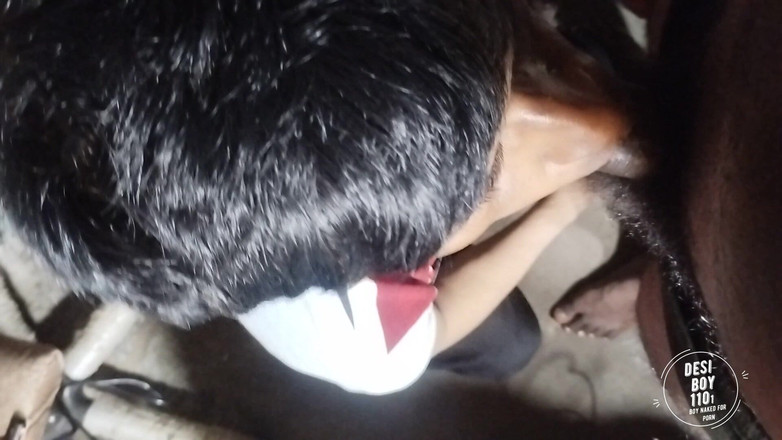 Desiboy110Ankit: Junge lutscht schwanz-blowjob-video von freund