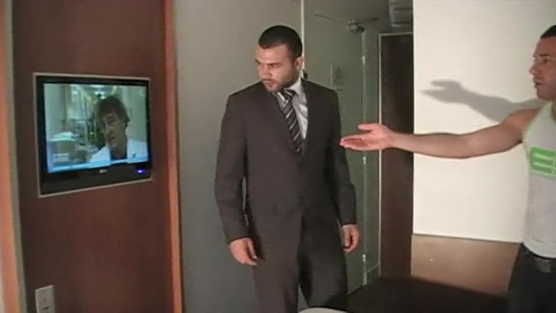 Gaybareback: Twink ošukal hotelovou manažerku sexy Arabku
