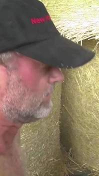 Německá gilfka – venkovní sex německého farmáře