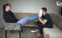 Czech Soles - foot fetish content: Психолог пользуется массажем ступней