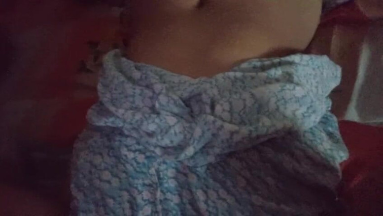 Anne White: La nena latina caliente y picante Julia Bloom se desnuda...