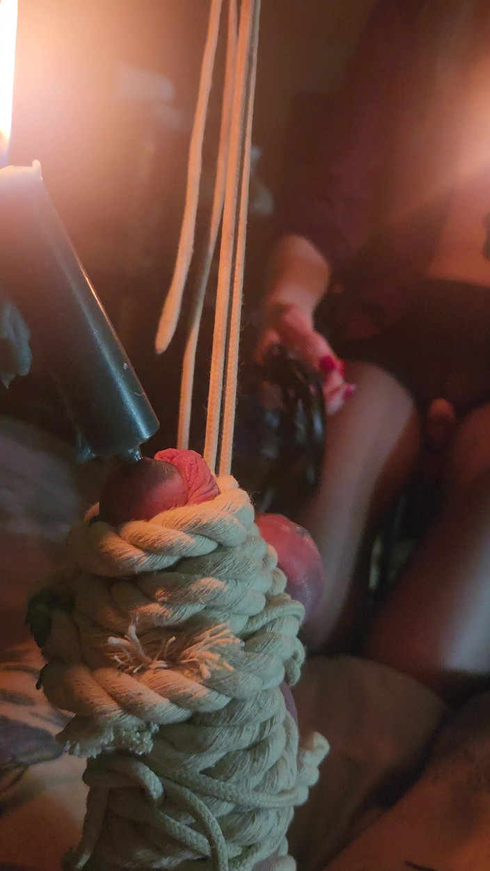 Goode Girl: Goode Girl açoitando bolas por candle light pov