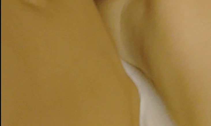 Younganu: गुलाबी के साथ बॉयफ्रेंड क्लोजअप शॉट