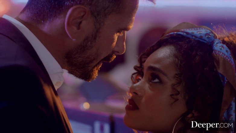 Deeper: Lebih mendalam. Sugar Baby Scarlit bertemu dengan bekas ghairah
