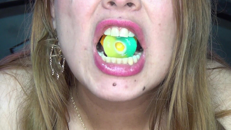 Angel eyes studio: 超ホット!!大きなキャンディリングをたくさん飲み込んでしまった!!