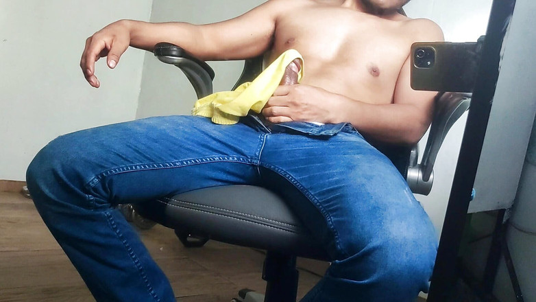 Hornyboy2058: Cowboy gnuggar sin dunkande kuk i underkläder