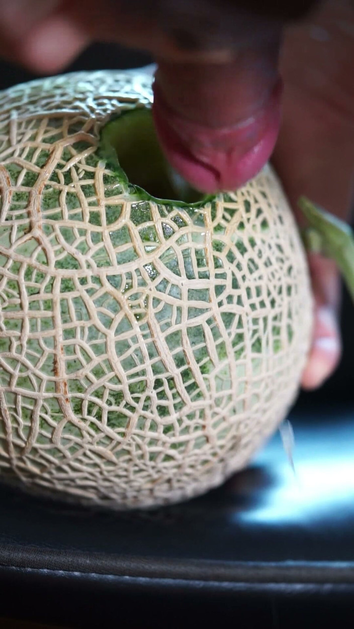 Milky Tata: Fuck Melon in Hotel.