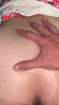 웰링턴 프라도에게 자위하고 그 오럴을 준 후 그는 네 발에 나를 따먹어