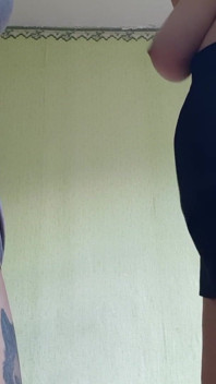 Awek kolej kurus melancap dengan cikgu MILF