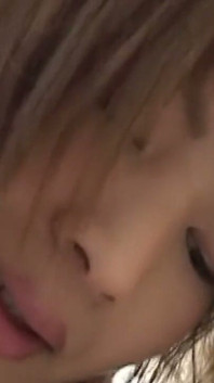 Nenasytná mladá asijská manželka naplní obě díry robertkem